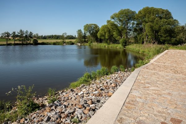 Revitalizace rybníku Valcha v Třešti – spočívala v odbahnění, vybudování bezpečnostního přelivu a ve vytvoření mokřadu na přítoku. 